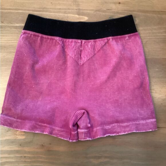 FREE PEOPLE MOVEMENT SIZE M/L DEEP MAGENTA PRAJNA RIBBED BIKER SHORT - Picture 3 of 4